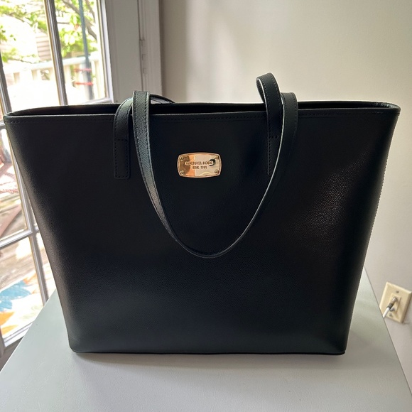 Michael Kors Tote, Black EUC - Picture 1 of 6
